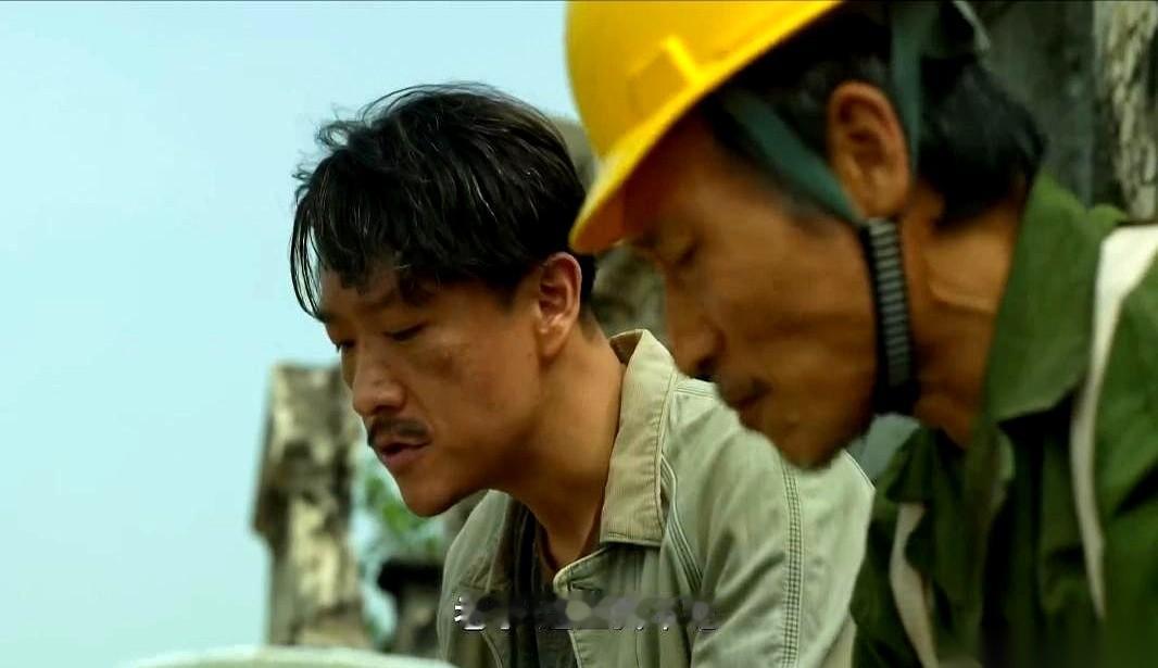 都心疼老莫是吧？觉得他一个卖鱼的，太惨了。我跟你说，你看反了。唐小龙那样的，