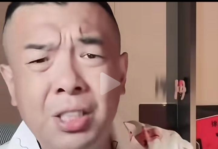 徐亮现在老后悔了吧，再也不替你们喊别降薪了。u23国足2-1险胜东帝汶后，前国脚