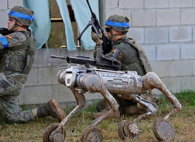 需要警惕吗？欧洲国家军队进口中国宇树公司的轮式机器狗！2月9日消息，西班牙陆军正