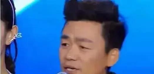 那年，张大大指着王宝强说：“你信不信，我可以弄死你啊？给我老实点。”王宝强霸气怒