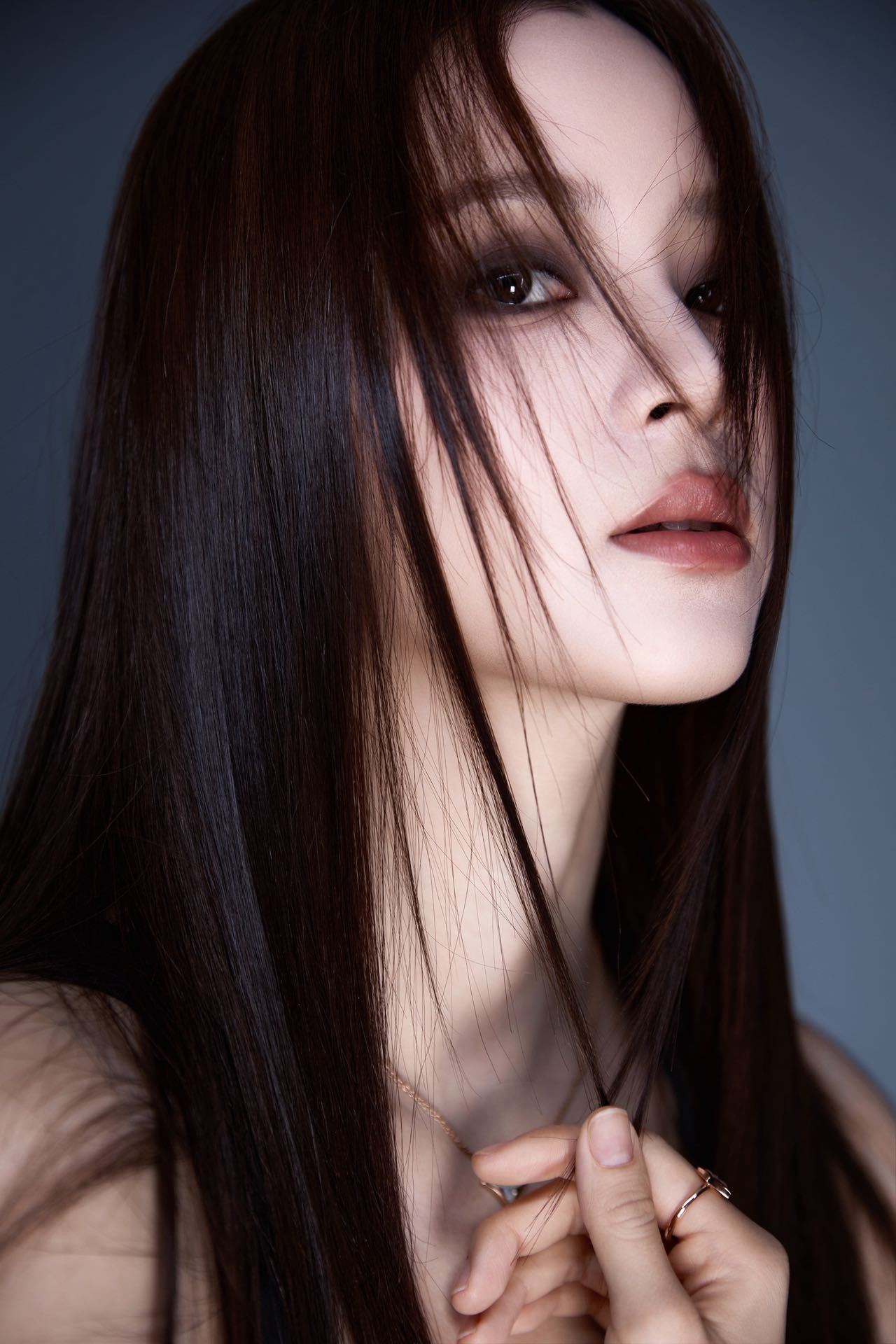 欧阳娜娜未来感AI女主只能说这个造型真的绝了呀，谁看了之后不说一句欧阳娜娜未来