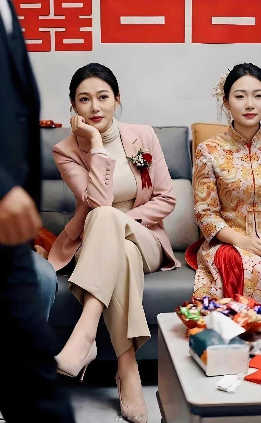 一看丈母娘就是自信大气之人