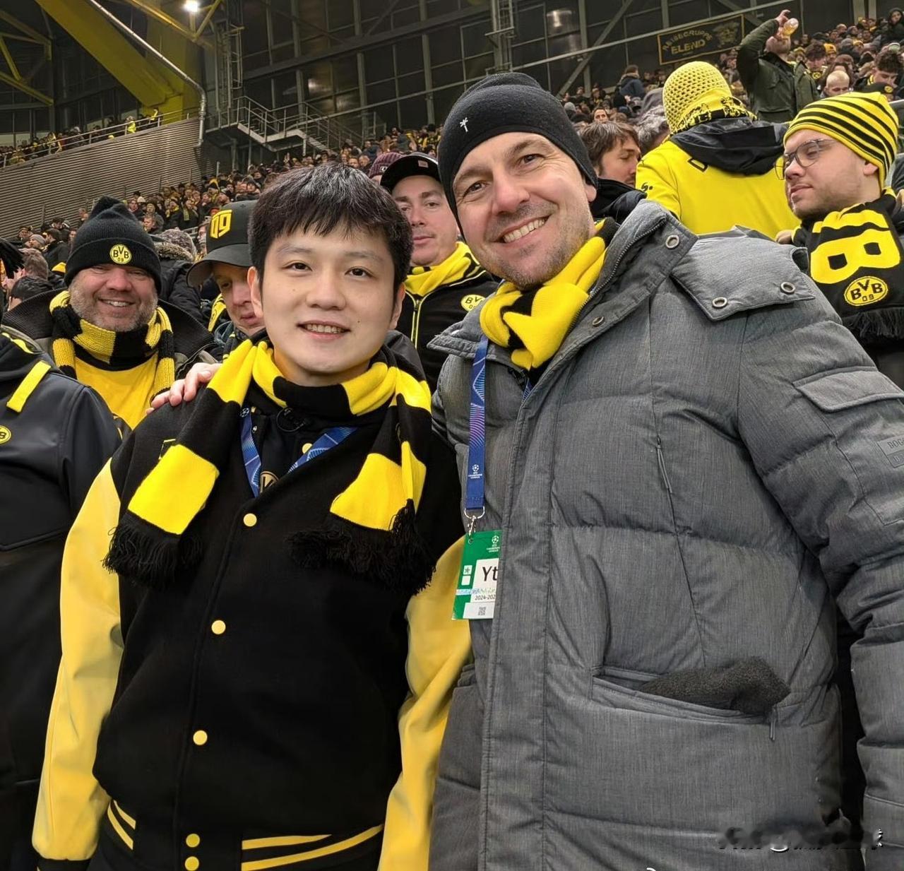 和樊振东看球后：波尔赛后发文好暖心！在多特蒙德这座世界最美足球场里，和我的好