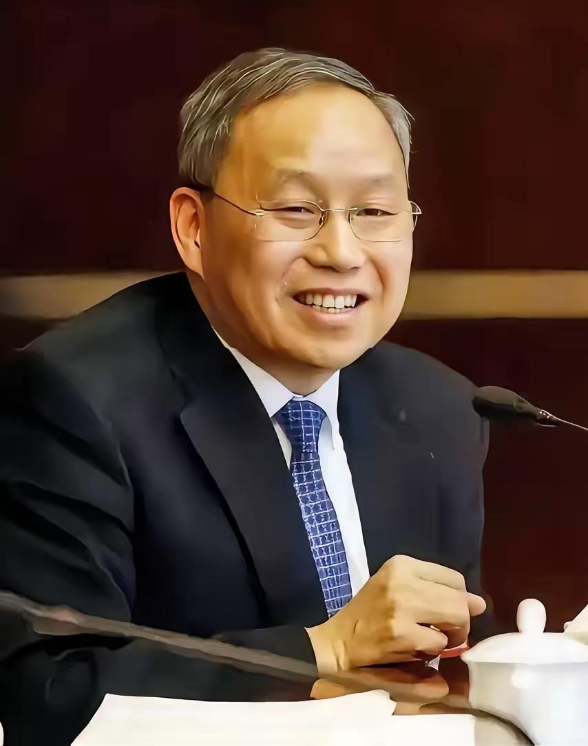 我敢打包票赛力斯跟华为复合后，就算给张总十个亿，他估计也不会再甘心当华为的“