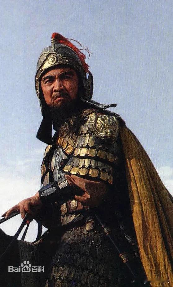 曹操争霸过程中，最大的贵人应该是公孙瓒，用自己的残血给曹操争取到宝贵的5年战略缓