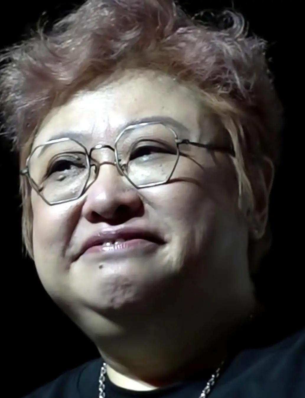 说面相从不骗人，看看韩红就知道了，仔细观察她的五官，其实早就在脸上写明了她性格和