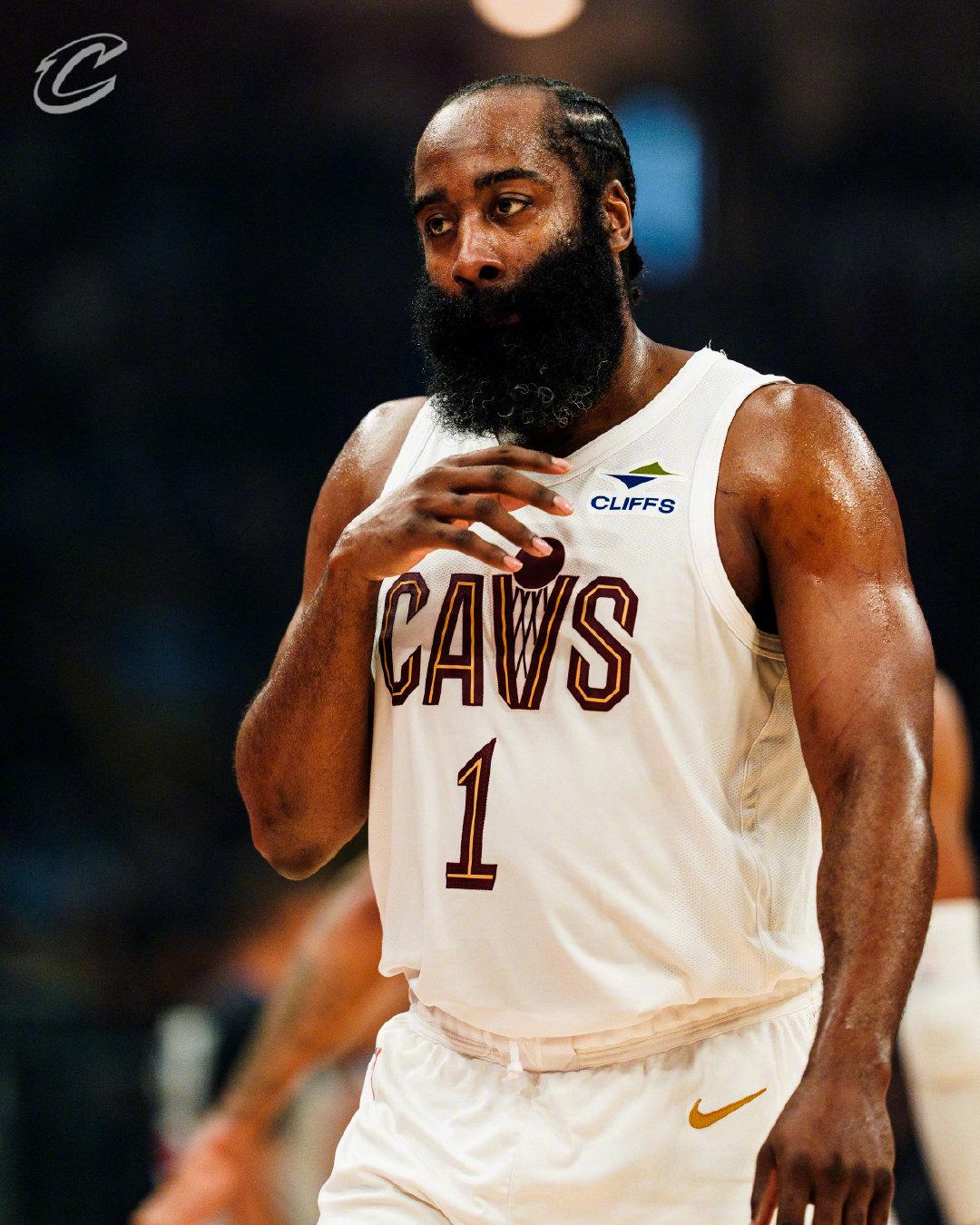 哈登今天打了29分8秒！属于是轻轻松松、游刃有余的三节打卡了，本来还担心昨天输