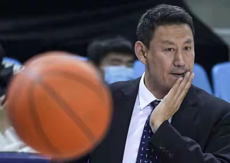 【北京首钢主帅李楠赴美观摩NBA夏季联赛，为球队选择外援做准备。】据京媒消息，