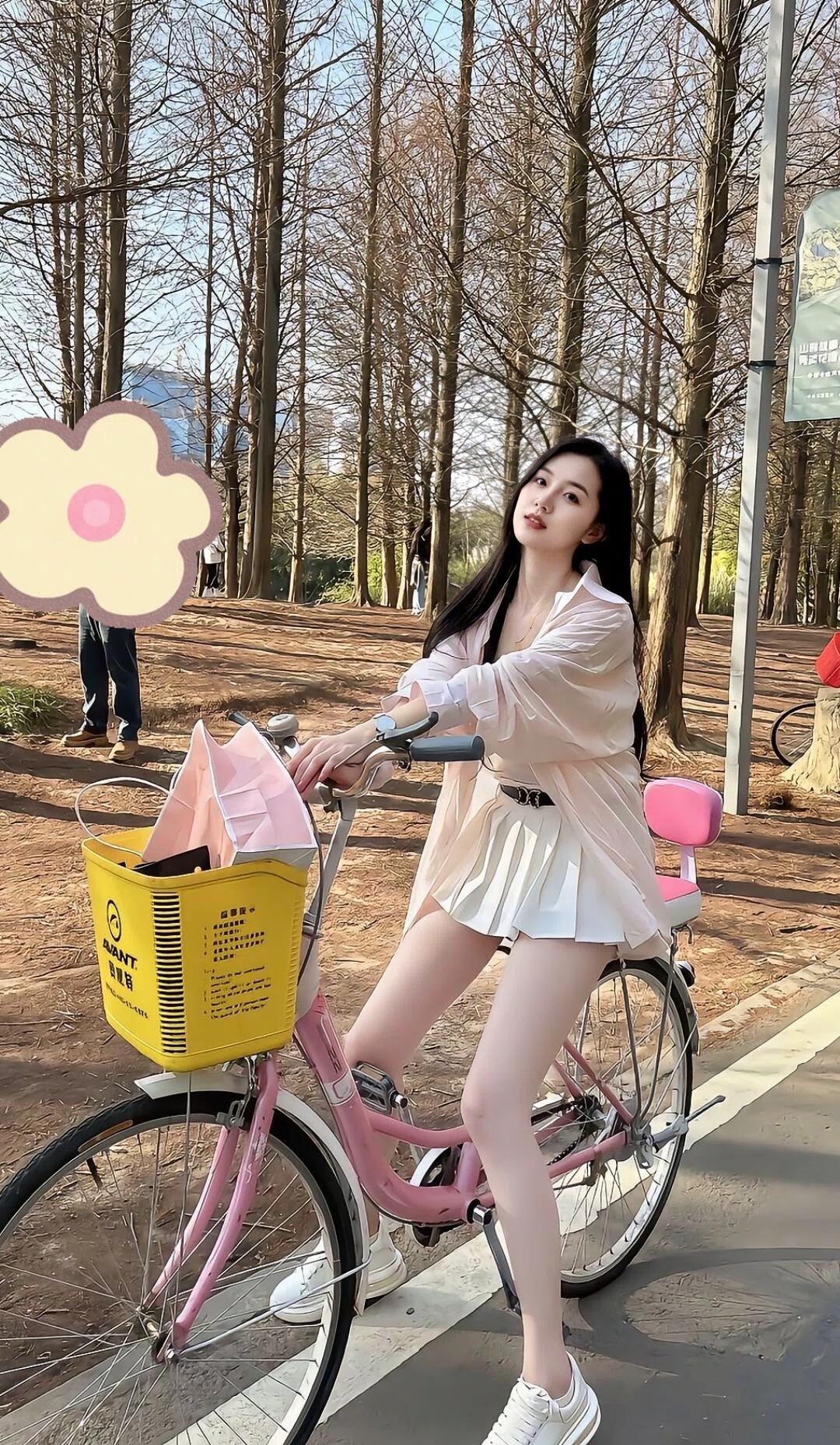 元气少女骑粉色单车，春日郊游好时光！🌸🚴‍♀️