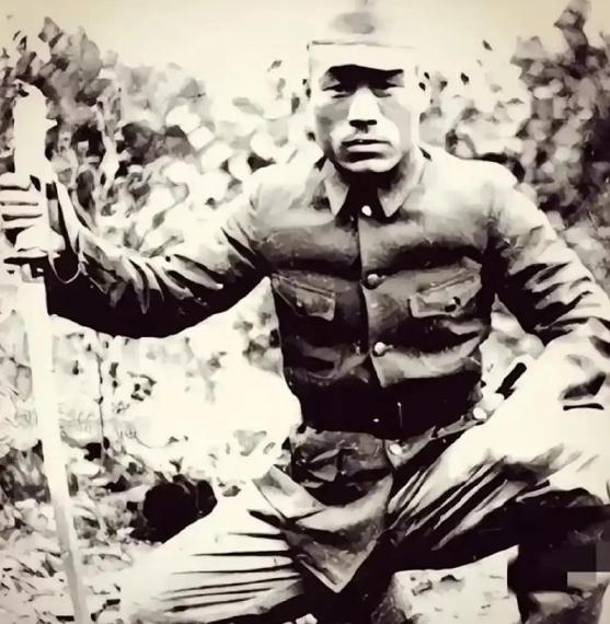 1940年5月，日军特务山田浩二被拖进阴森地窖，坐老虎凳、竹签扎指甲、皮鞭沾盐水