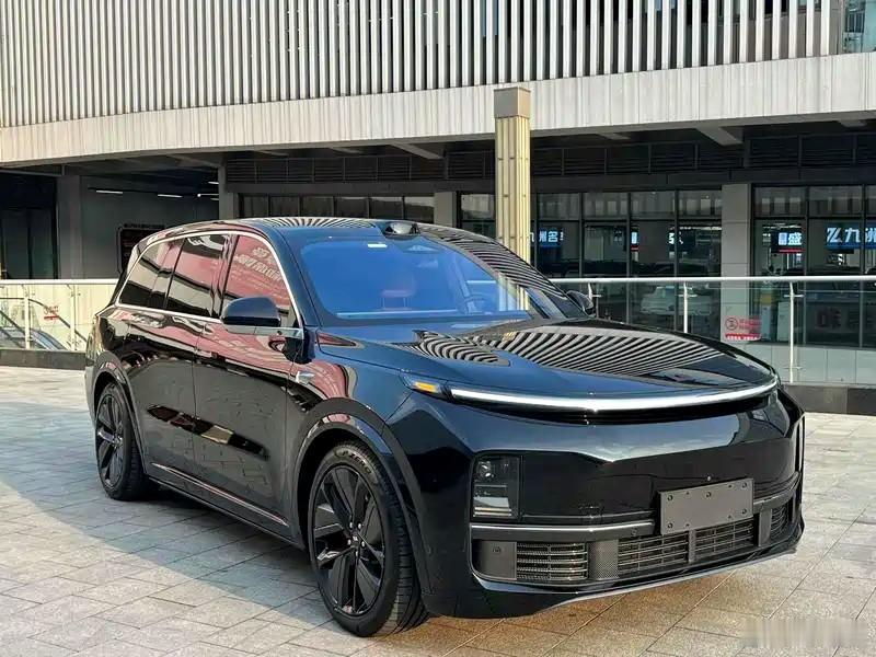 理想汽车2025年6月交付量同比下滑24%，增程车型（如L6）销量腰斩，纯电转型