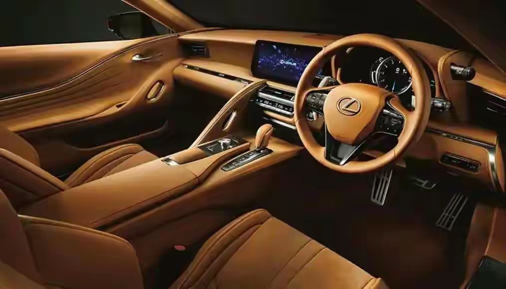 路虎揽胜极光L是路虎旗下的一款中型豪华SUV，以下是关于它的介绍：价格2026款