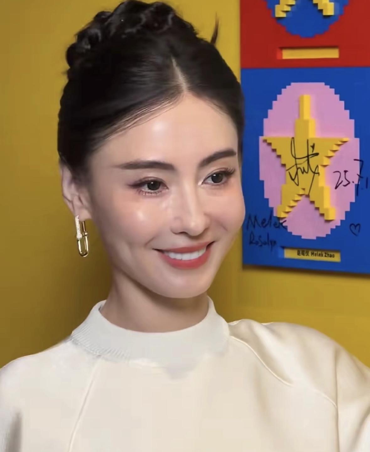 张柏芝这下真的出圈了不仅仅粉丝们知道了全国人民都知道了，你捐的100万竟然