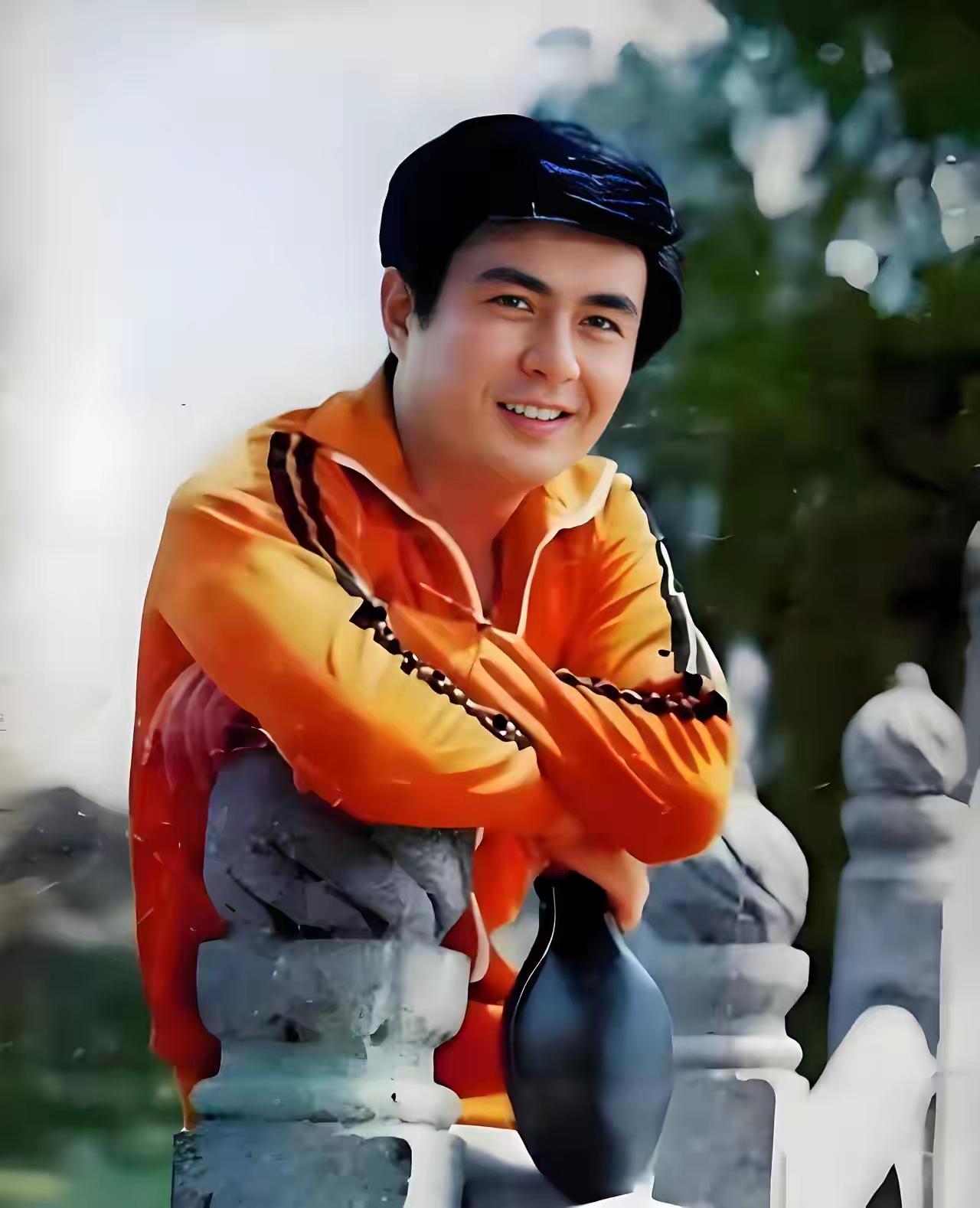 今天是伟大的无产阶级革命家、军事家，中国人民解放军的创始人和主要领导者之一的贺龙