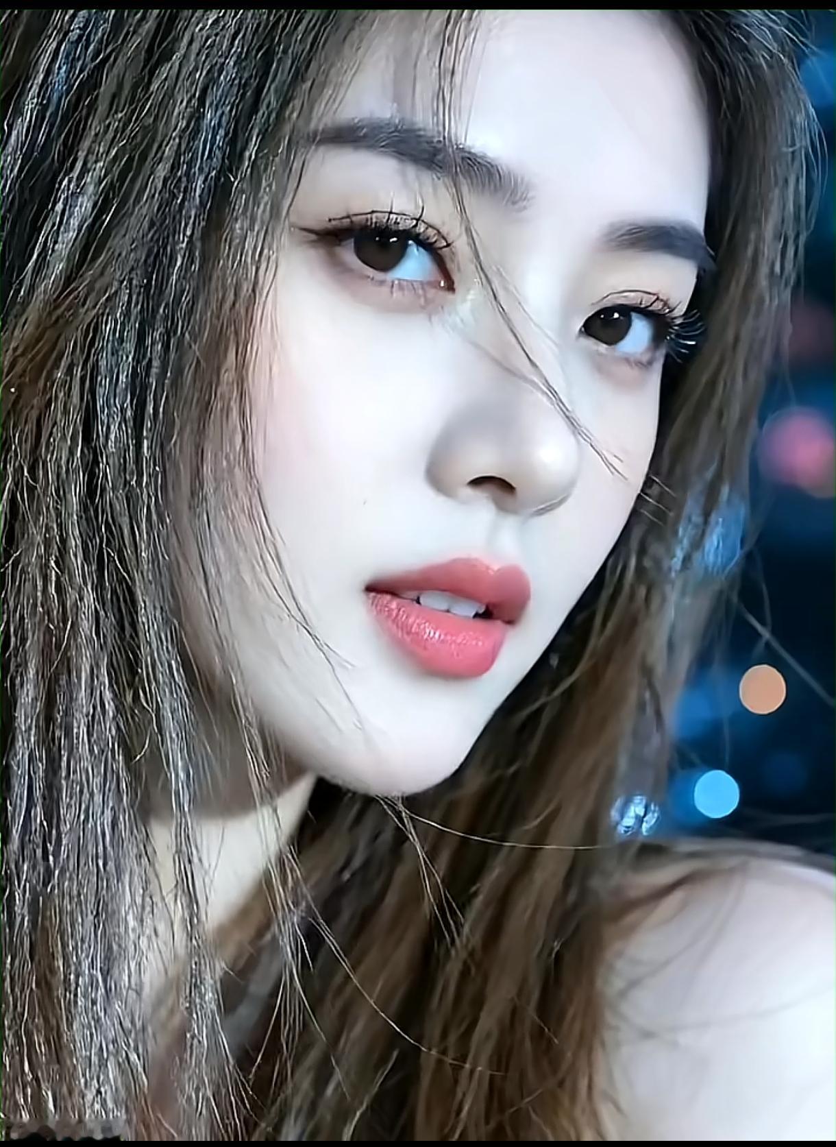 梦幻少女，柔美发丝，梦幻眼神，唯美氛围分享一下相册里最好看的照片梦幻白裙少女