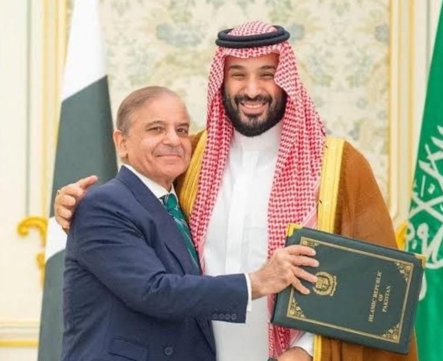 沙特替巴基斯坦还了阿联酋30亿！很多人以为这是土豪兄弟间的仗义出手，海湾国家互相