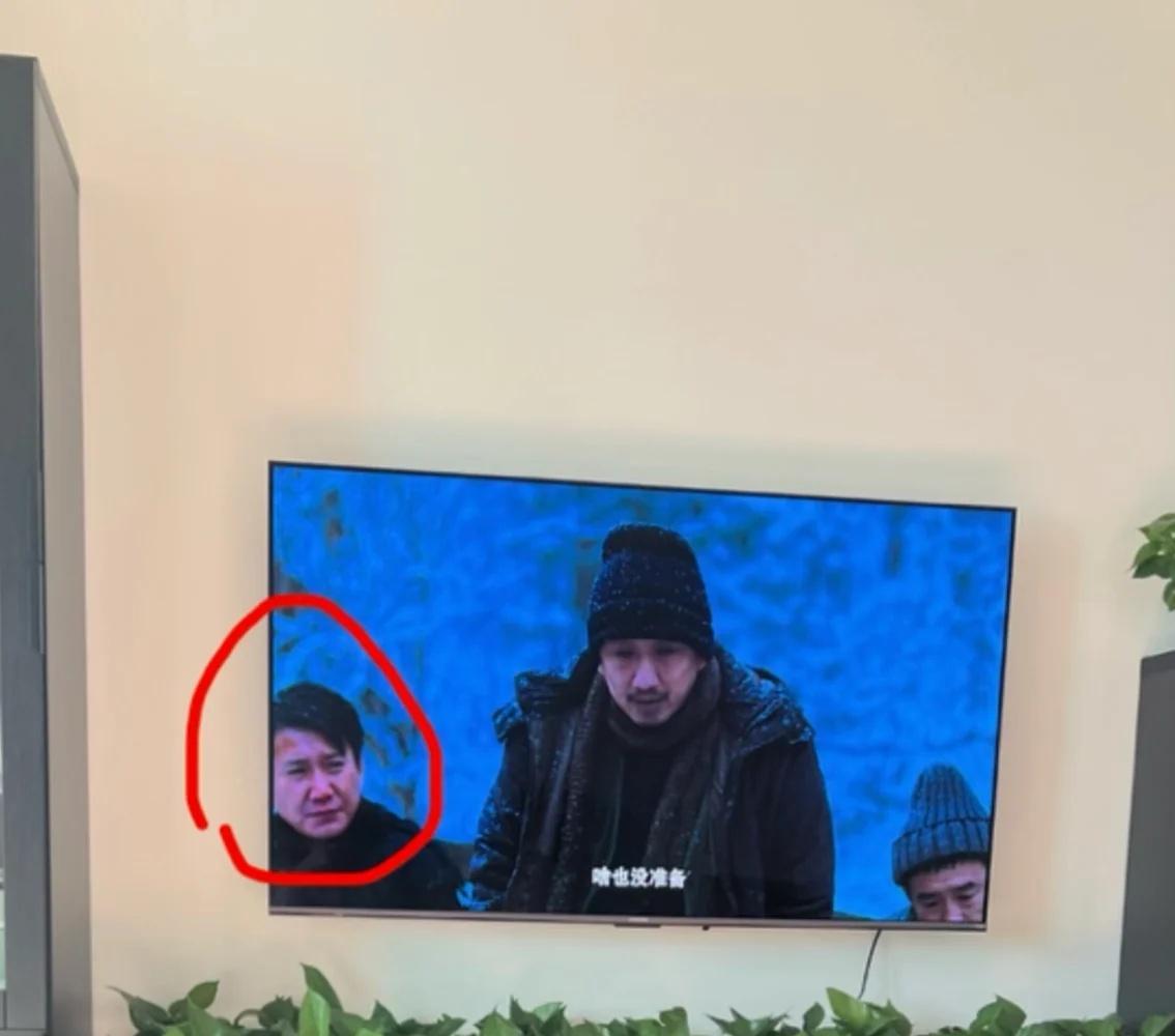 《老舅》大结局，那个坐在郭大炮和达达中间的“二叔”，为什么全程沉默？很多观众注