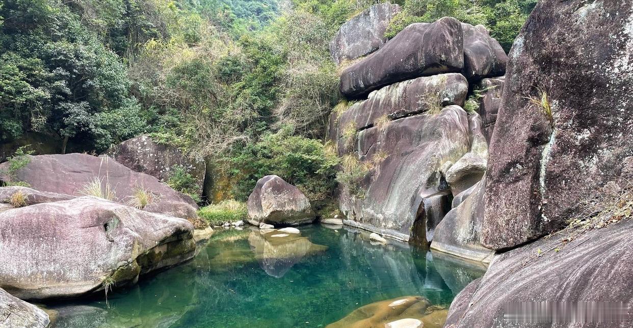 519中国旅游日微博旅行ing宁德的山水真是个“天然氧吧”！瀑布像不要钱似的往