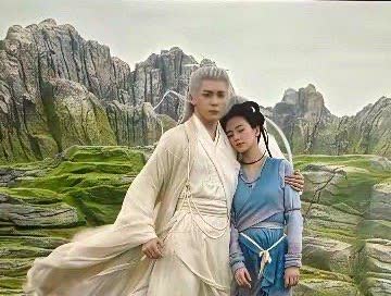 于正是怎么说服白鹿和曾舜晞穿这个的？