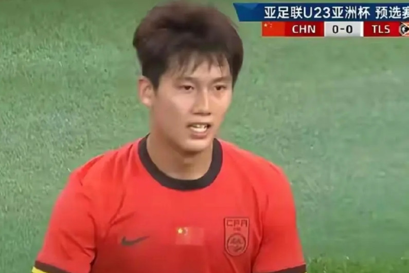 U23国足一战成“名”的3个人。一是向余望，正印前锋，打弱旅毫无建树；2是主教练