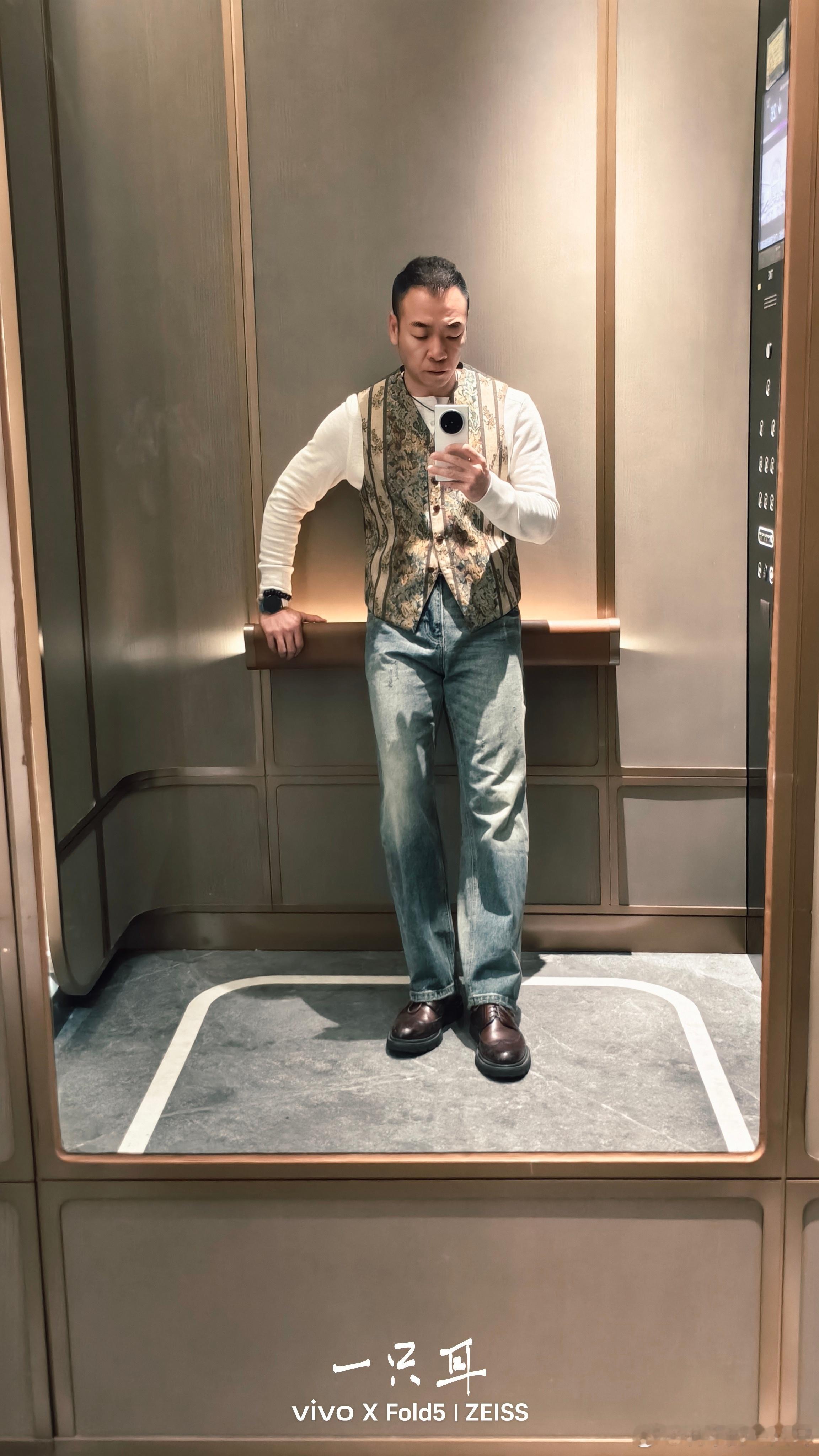 三次车展了，这双THOMWILLS还可以，没磨脚不板脚，当然也跟脚，还能让我健