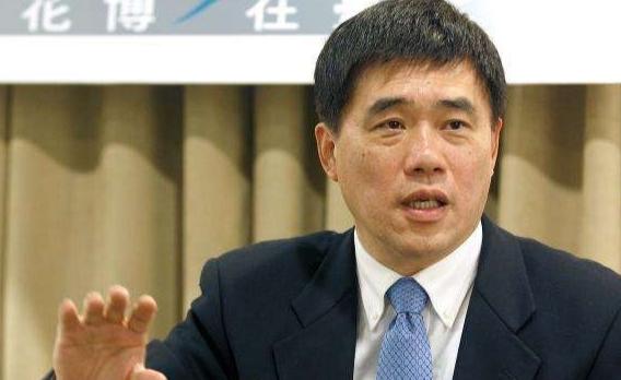 郝龙斌背后有高人？郝龙斌的做法很现实。他不急着对外喊话，而是先稳住党内