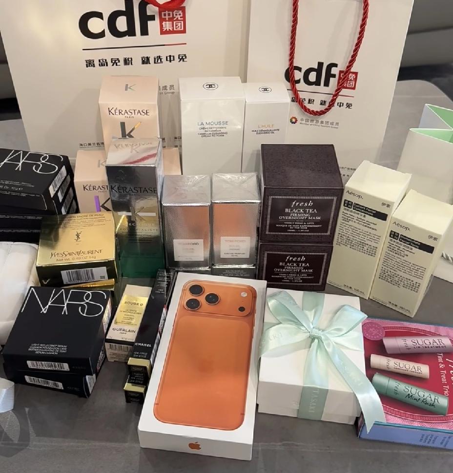 买疯了！海南自从免税之后，去旅游的人都买疯了，各种排队各种抢。除了实用的东西，抢