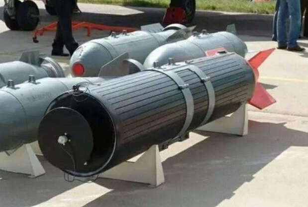 中国新式武器，引发了台湾的高度不安！ 最近，央视发布了一段新型武器的动画演示视