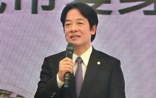 赖清德真的昏庸无能，在大罢免大失败以后，面对主流民意的反扑，自己却啥事也干不了，