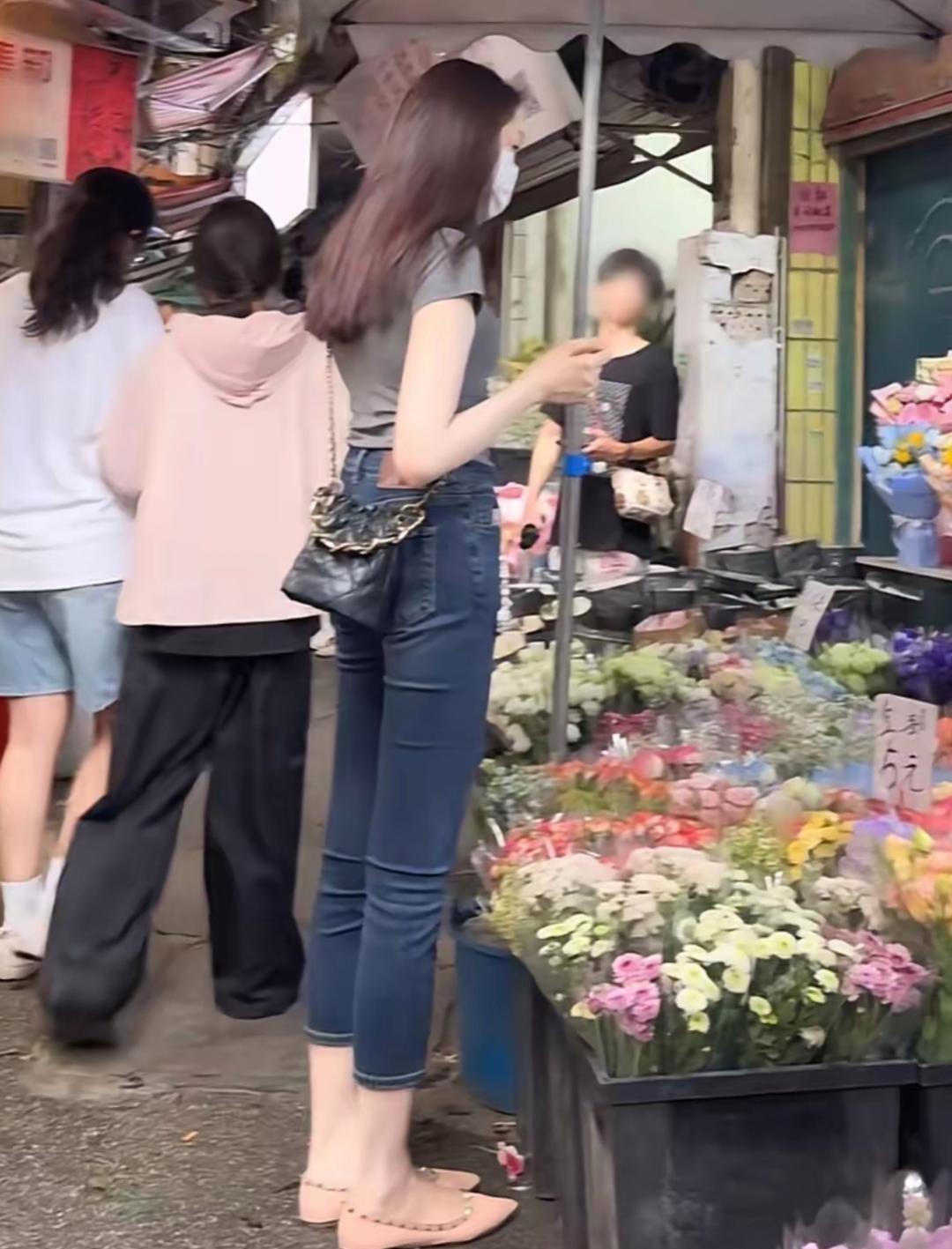 偶遇了一个漂亮小姐姐的，男生都喜欢这种吧？