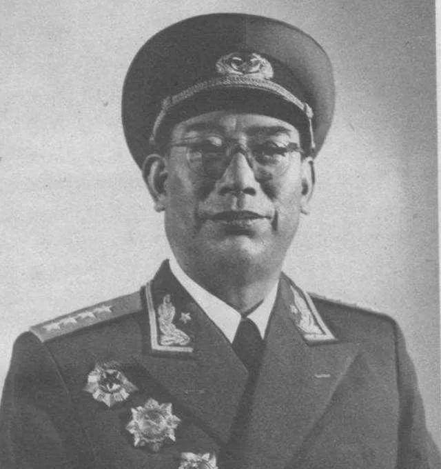 1955年9月，许光达来到老上级贺龙家中，问贺龙：“柳直荀、周逸群要还在，应该授