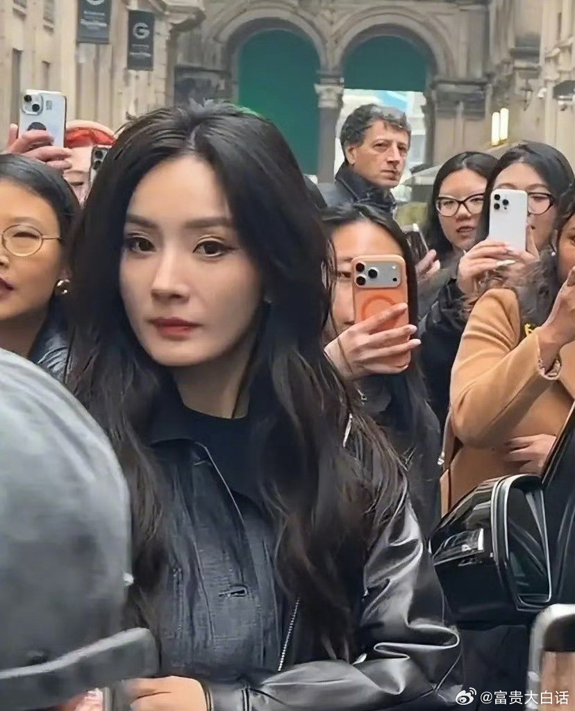 杨幂得罪就得罪吧杨幂在米兰时装周最新采访被问“一般什么情况下会得罪人”，她的回