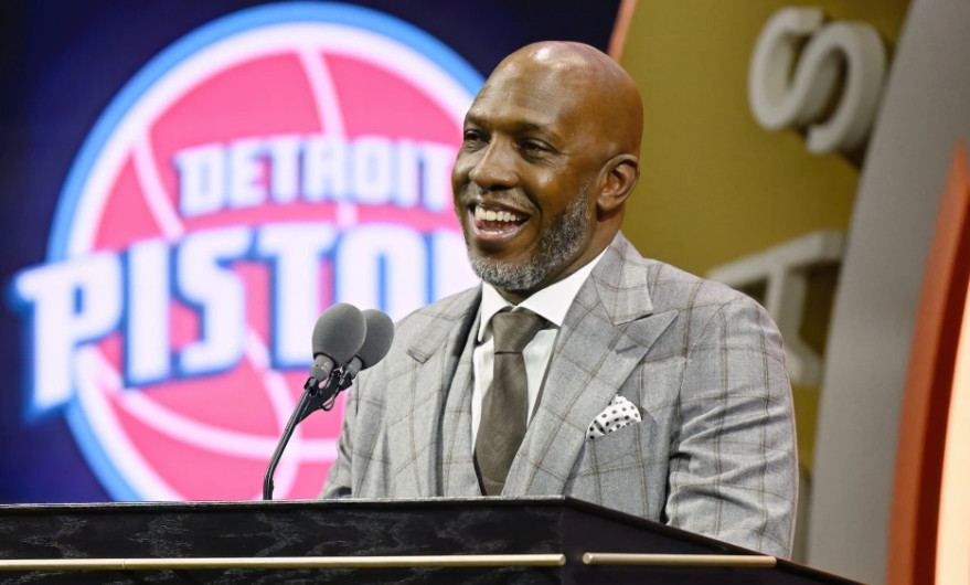 比卢普斯这个案子还挺狗血的。听直播介绍，说是一些nba球员和当地黑手党攒局吸引那