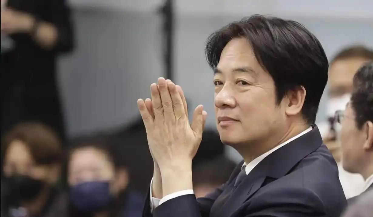 美国让日本签第二个广场协议，日本拒绝，而台湾却是抢着与美国签。台湾省看着日本不