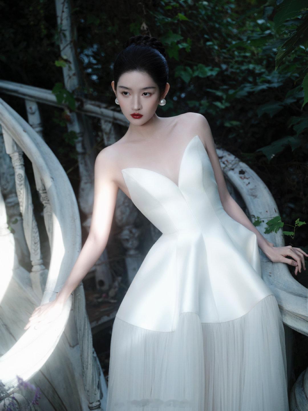 微博视界大会女明星红毯造型出图，好多白色系穿搭啊​​​