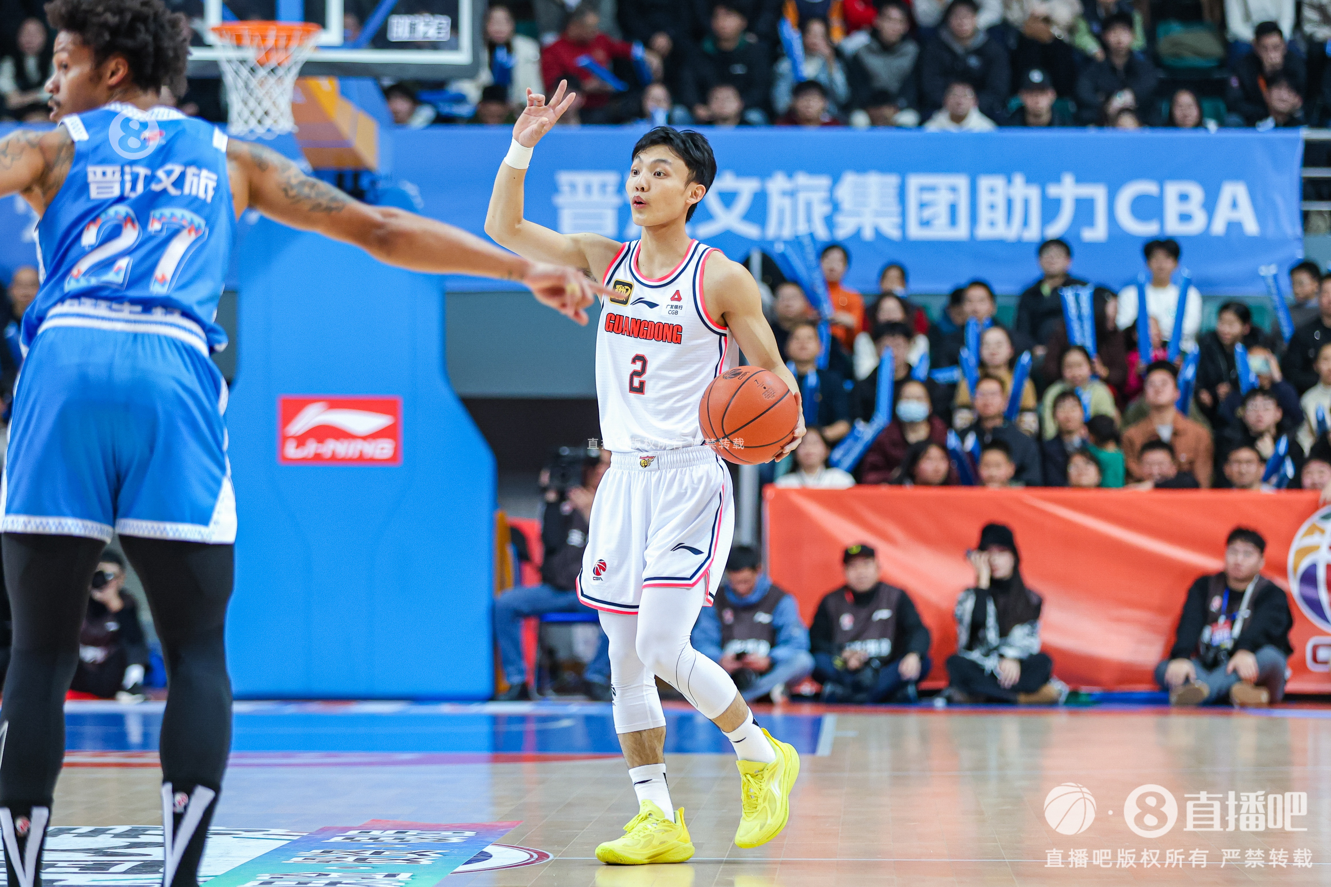 传射俱佳! 徐杰10中6贡献18分4板8助2断 三分7中3