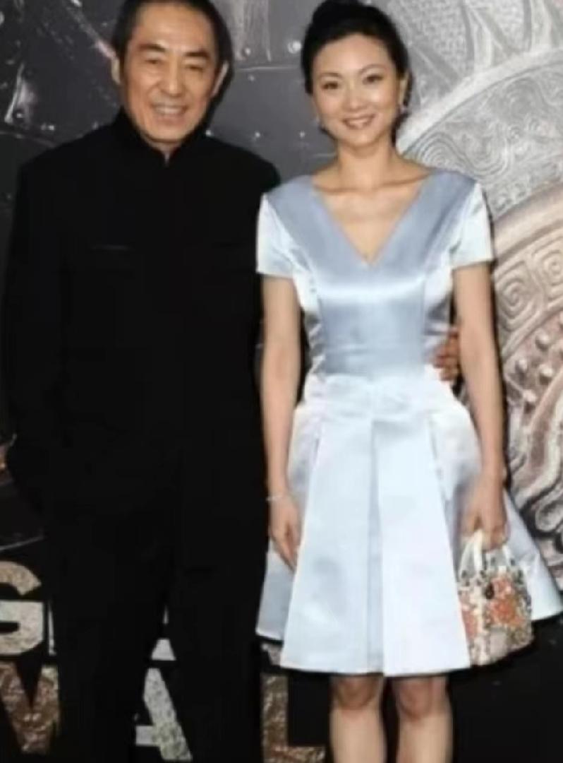 张艺谋妻子认证没了，纸结婚证还在，她为啥突然不认这个身份了。最近刷到陈婷微博