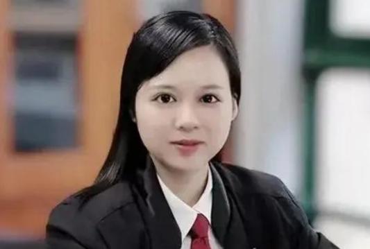 “中国越制裁我，我就越反华！”放出这般狂妄言论的，是早已网传执业执照被吊销、账户