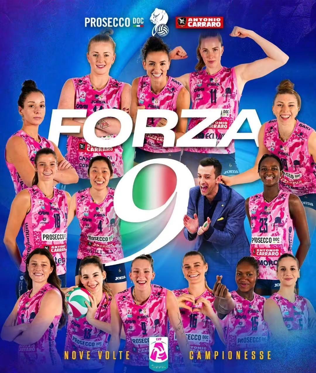 科内夺冠海报中朱婷身居C位！联赛科内战胜米兰夺冠的海报出炉，图一和图二中朱婷身居