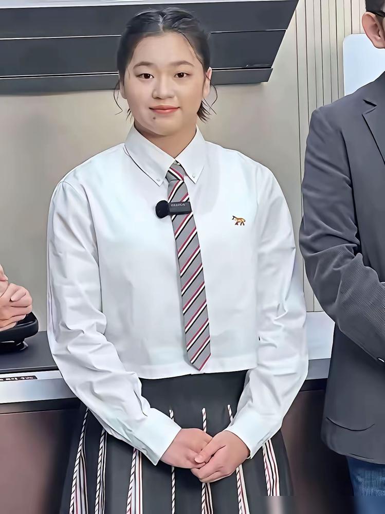 全红婵的207C，从95分砸到了62分。曾经的满分动作，入水像根冰棍，水花