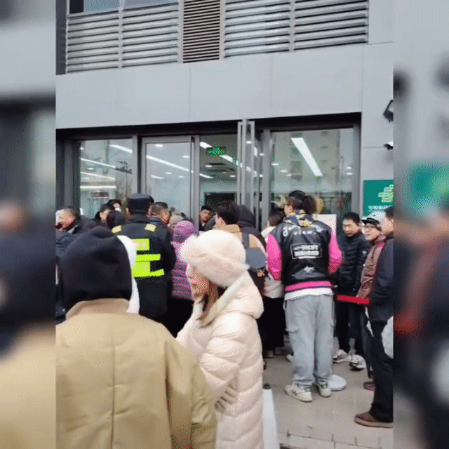 泪目！嫣然医院门口排起长队，普通人的善意，比冬天的太阳还耀眼今天北京的风，