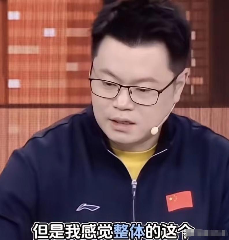 孙颖莎为何不是女队队长？侯英超这番话说的很明白了！他说：女队队长这个位置，不