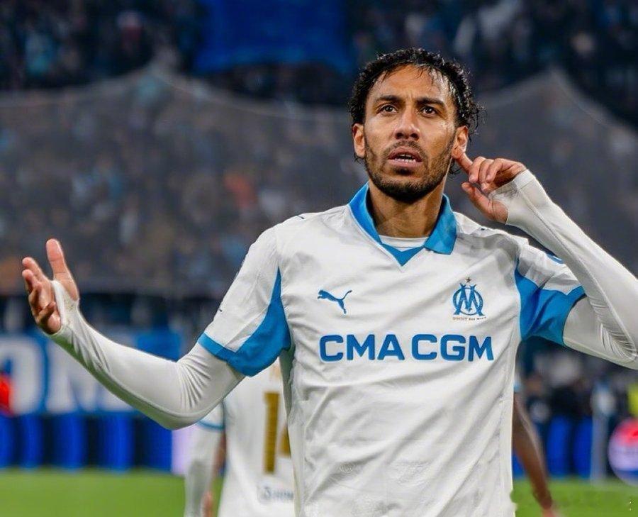 这个赛季纽卡的客场成绩很糟糕，最近连输四场。马赛的逆转功臣是36岁的奥巴梅扬。瓜