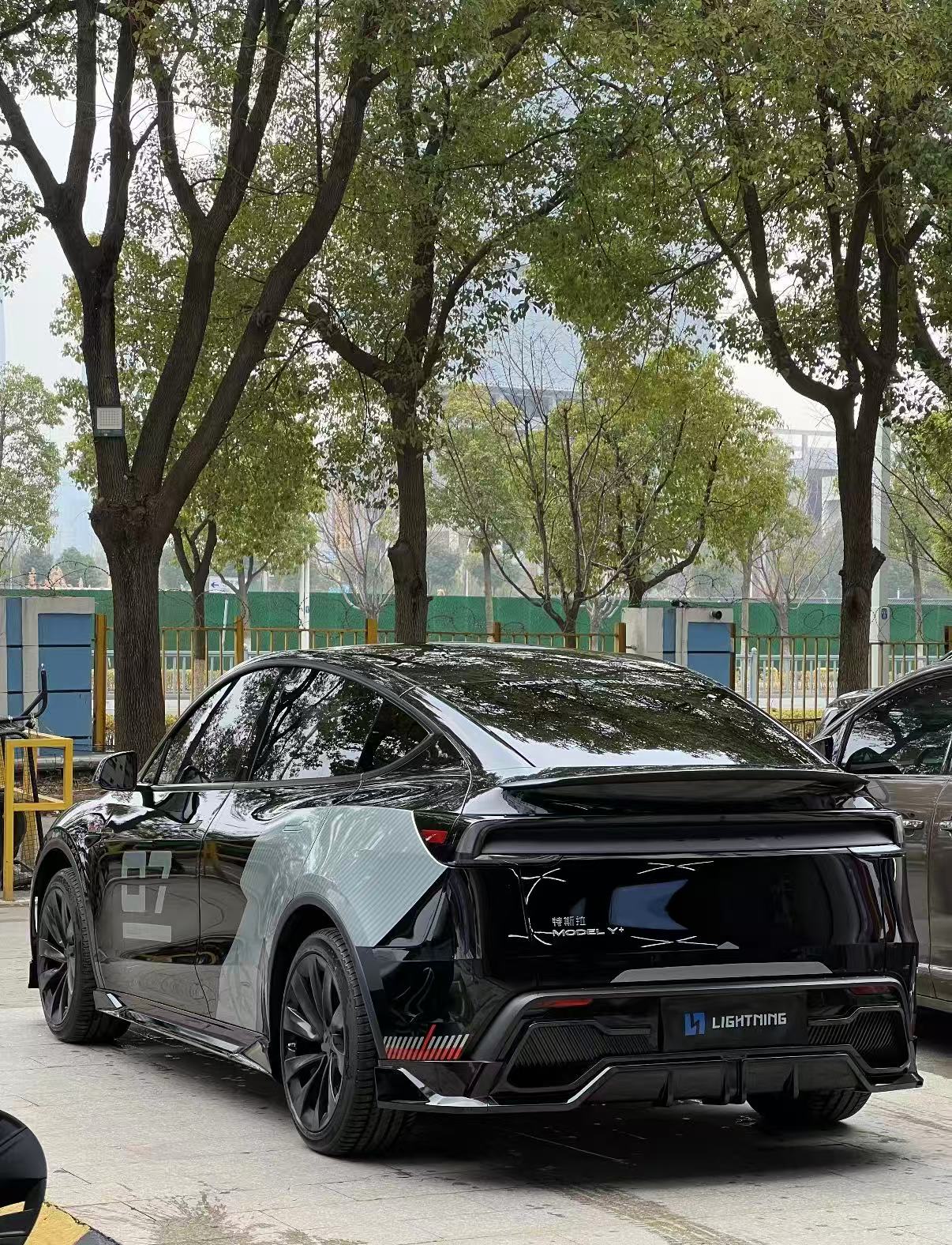 你说这是ModelY？太帅了，特斯拉ModelY换脸，这才是电动狠货该有的