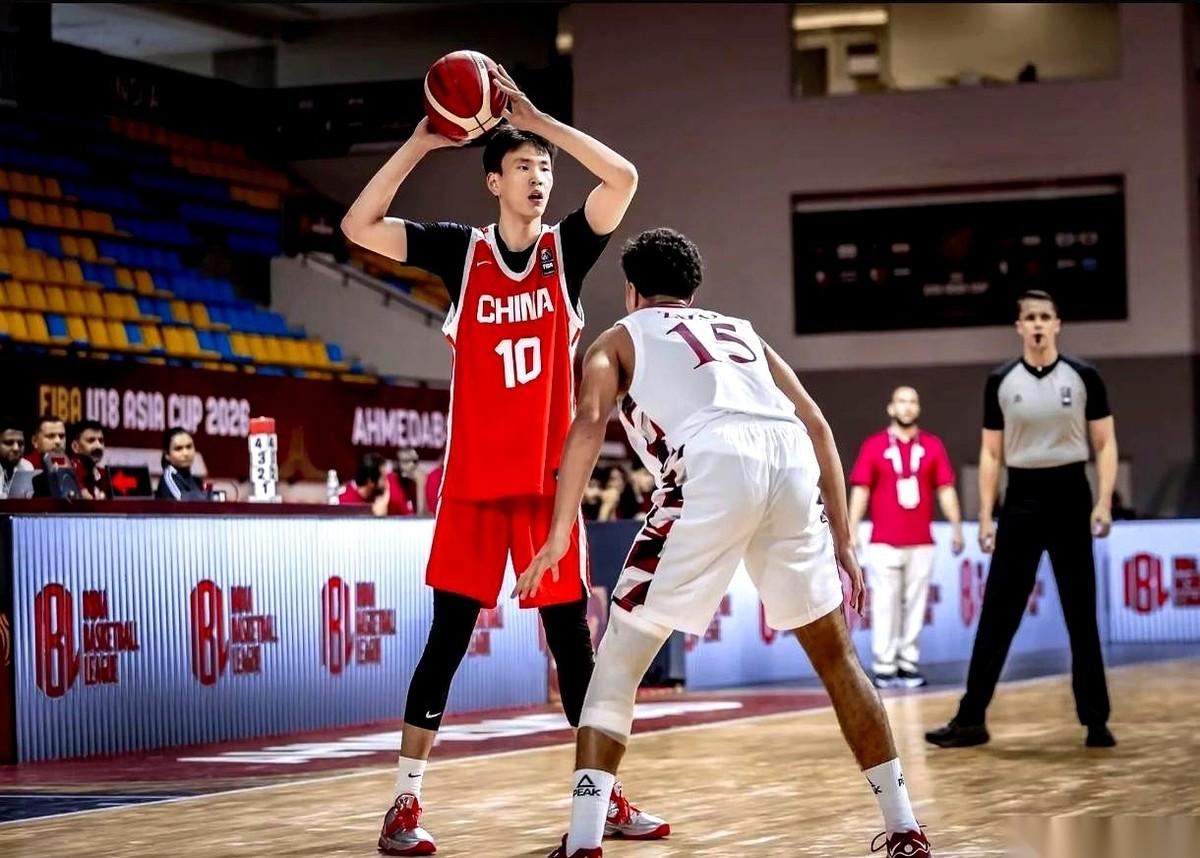 日本U18男篮主帅对着镜头明晃晃地“眼红”咱们了，听说没？前脚他们刚被新西兰狂