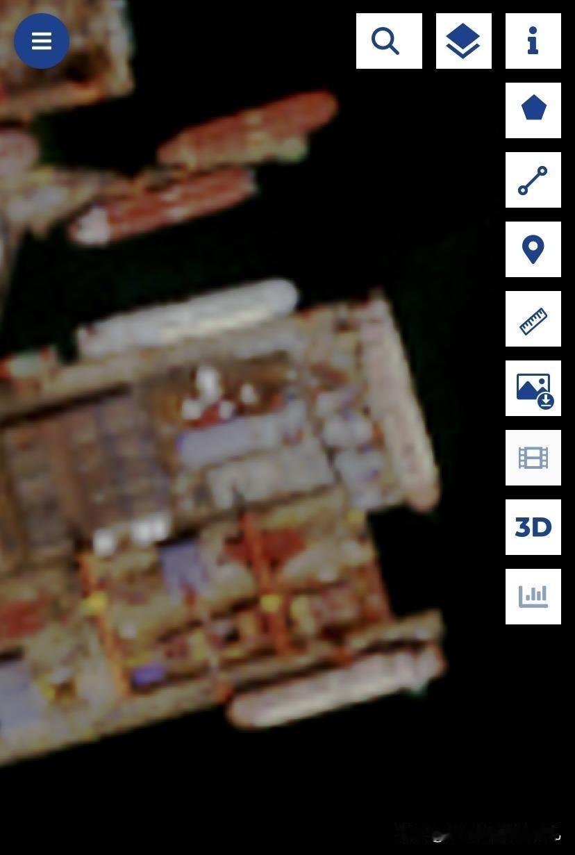 最新糊图舰体已基本成型，甲板尚未铺设，进度接近70%。舰体水线长超320米、