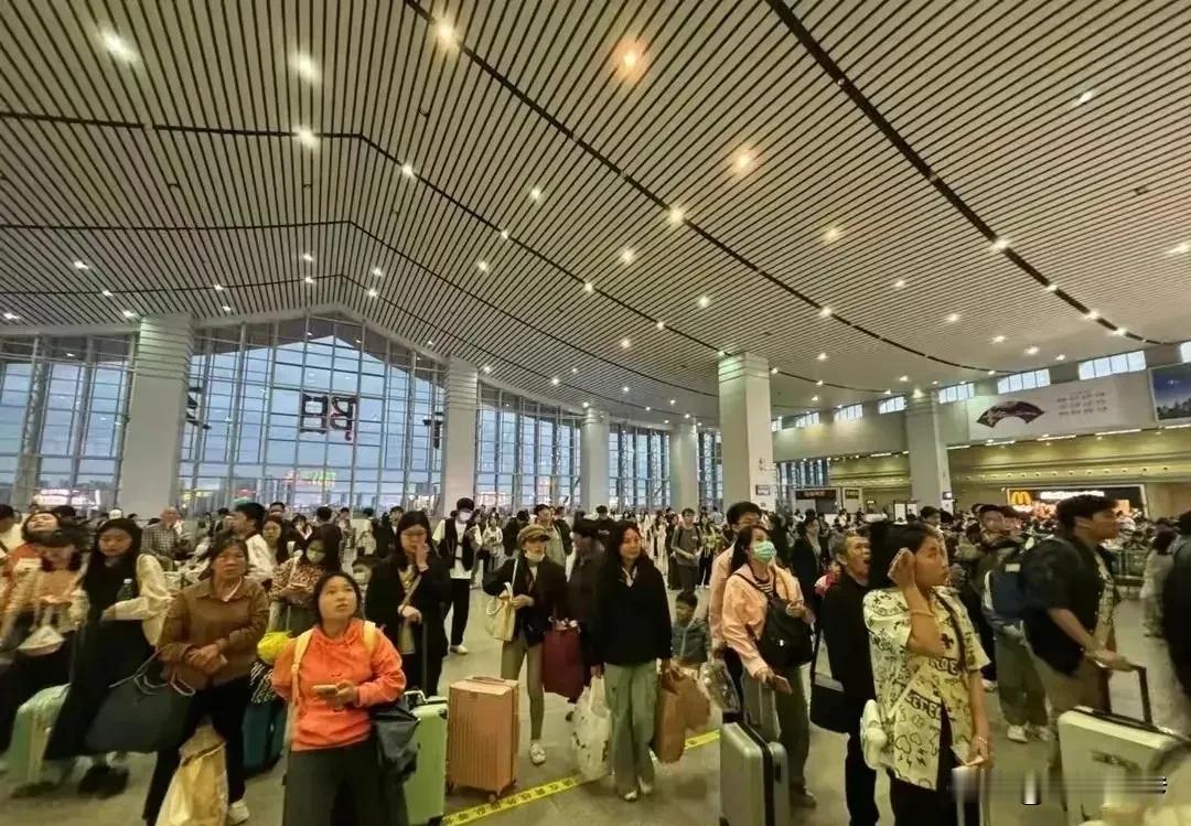 2024衡阳东站仅发送旅客就突破750万人次，创近年新高，继续稳固湖南第二大高铁