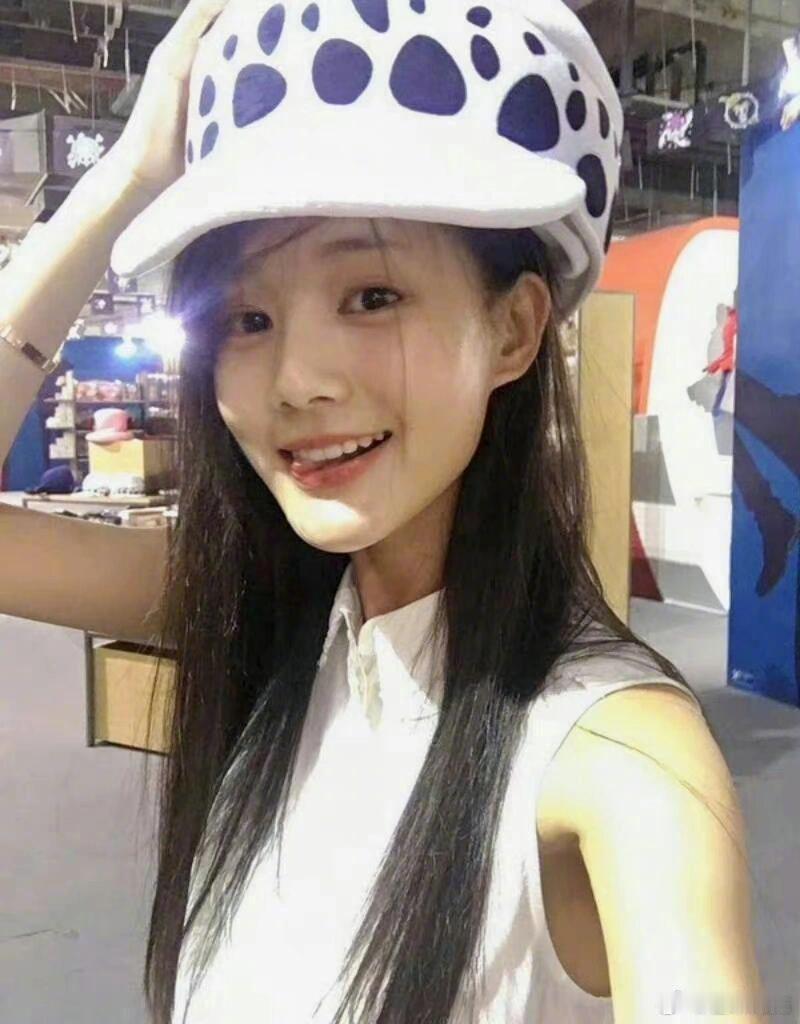 早期李一桐，被SM星探挑中两次的颜值！！