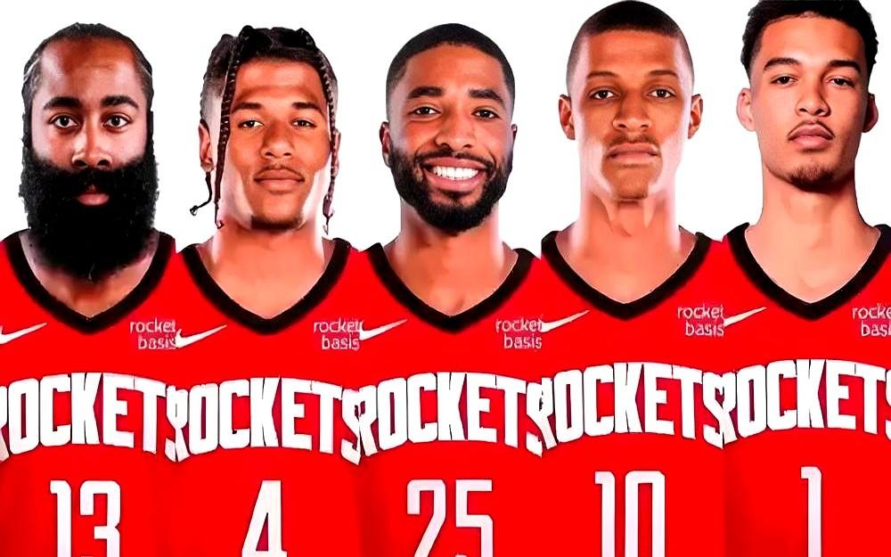 火箭主力申京缺阵，这本是火箭队的噩梦开局。谁能想到，教练乌度卡竟然大胆变阵，玩起