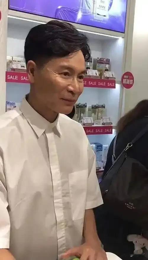 郭晋安，60岁，脸僵了！陈浩民，56岁，脸僵了！古天乐，55岁，脸僵了！